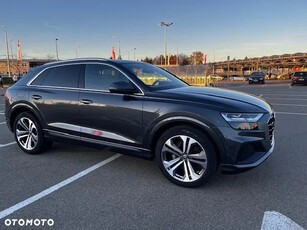 Audi Q8 55 TFSI quattro tiptronic