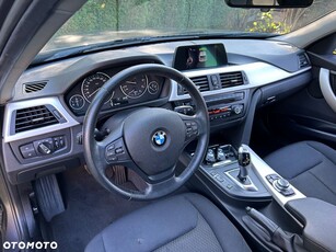 BMW Seria 3 318d DPF Touring