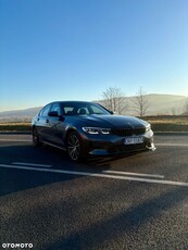 BMW Seria 3 330i xDrive