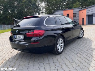 BMW Seria 5 525d xDrive Luxury Line