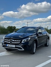 Mercedes-Benz GLA 180 7G-DCT Style