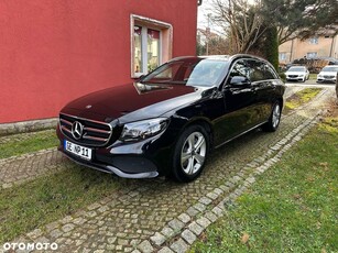 Mercedes-Benz Klasa E 220 d 4Matic T 9G-TRONIC Avantgarde