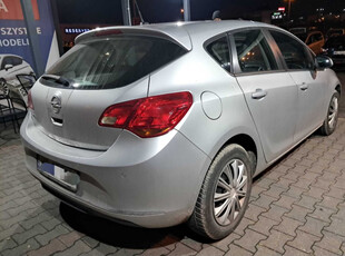 Opel Astra 2014 1.6 16V 95301km Hatchback