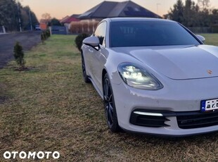 Porsche Panamera 4