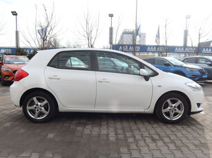 Toyota Auris 2009 1.3 Dual VVT