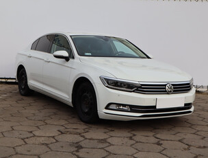 Volkswagen Passat 2016 1.8 TSI 153615km Sedan