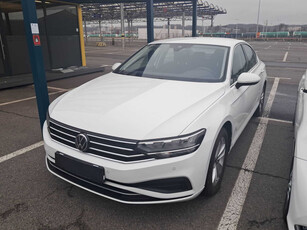 Volkswagen Passat 2021 2.0 TSI 149347km Sedan