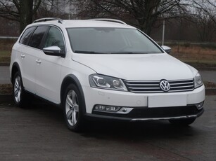 Volkswagen Passat B7 , DSG, Skóra, Navi, Xenon, Bi-Xenon, Klimatronic, Tempomat,