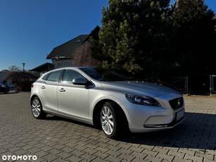 Volvo V40 D2