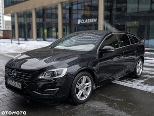 Volvo V60 D6 AWD Plug-in Hybrid R-Design Summum