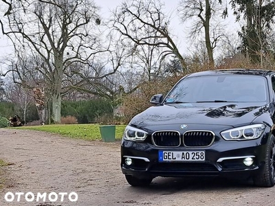 BMW Seria 1 118i Sport Line