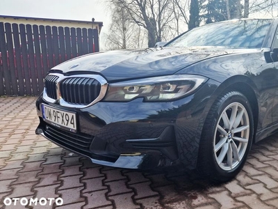 BMW Seria 3 318d Advantage