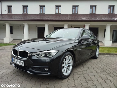 BMW Seria 3 318d Advantage