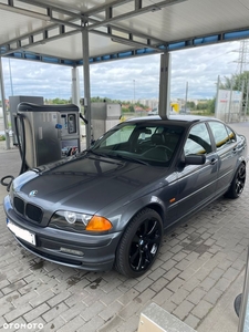 BMW Seria 3 320i