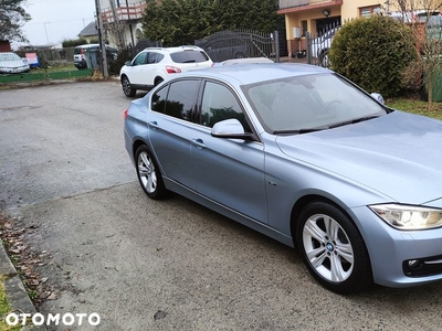 BMW Seria 3 320i Sport-Aut Sport Line