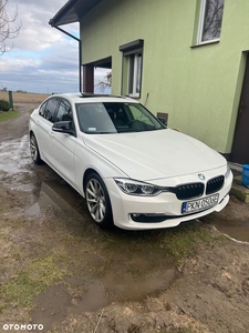 BMW Seria 3 320i xDrive Luxury Line