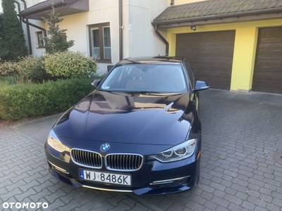 BMW Seria 3 328i xDrive Luxury Line