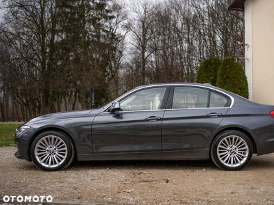 BMW Seria 3 335i xDrive Luxury Line