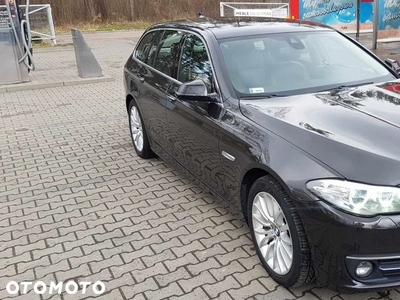 BMW Seria 5 525d Touring Luxury Line