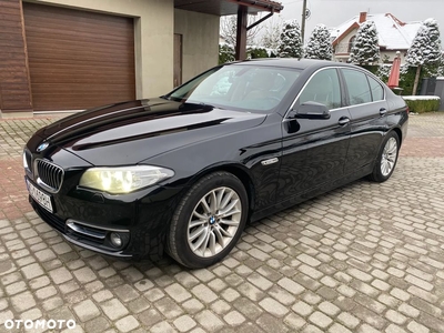 BMW Seria 5 525d xDrive Luxury Line