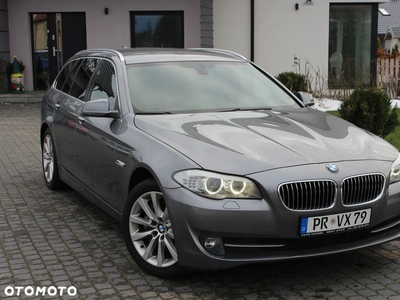 BMW Seria 5 530d xDrive Touring Modern Line