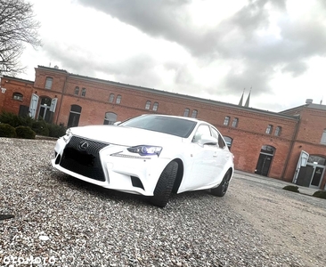 Lexus IS