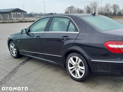 Mercedes-Benz Klasa E 200 T BlueEFFICIENCY 7G-TRONIC Avantgarde