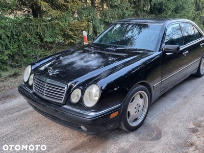 Mercedes-Benz Klasa E 55 AMG