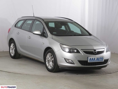 Opel Astra 1.6 134 KM 2014r. (Piaseczno)