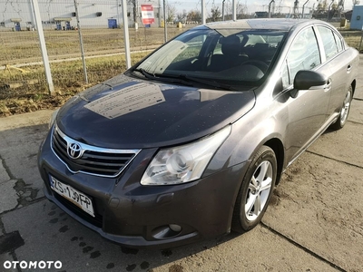 Toyota Avensis 1.8 Luna