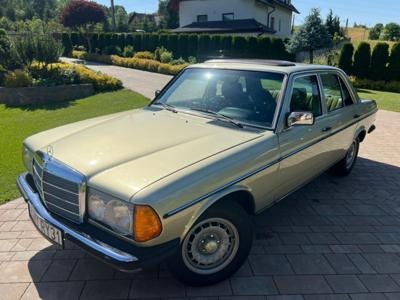Używane Mercedes-Benz W123 - 39 000 PLN, 320 000 km, 1979