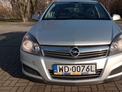 Opel Astra H 1,6 2011 r. benzyna