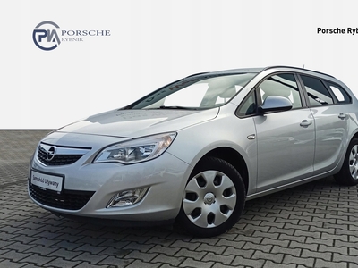 Opel Astra J Sports Tourer 1.4 Turbo ECOTEC 140KM 2011