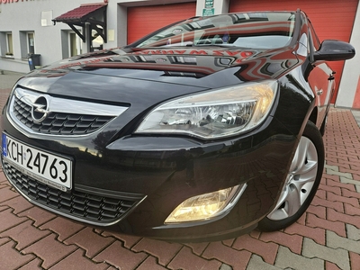 Opel Astra J Sports Tourer 1.7 CDTI ECOTEC 125KM 2011