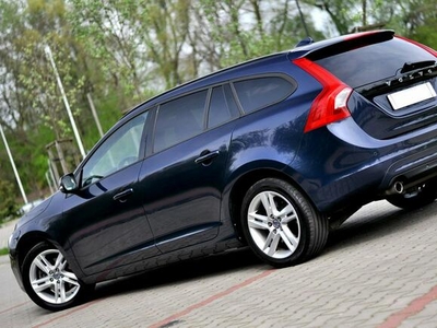 Volvo V60 D2_115Km_Lift_Ledy_Navi_City_Pdc