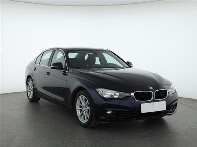 BMW 3 2016 318 i 104447km Sedan