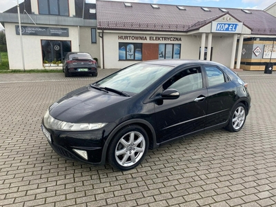 Honda Civic VIII Hatchback 3d 2.2 i-CTDi 140KM 2006