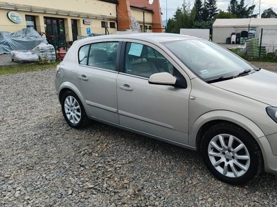 Opel Astra h 2005r 1.4 benzyna 90km