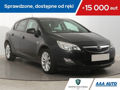 Opel Astra J Hatchback 5d 1.4 Turbo ECOTEC 140KM 2011