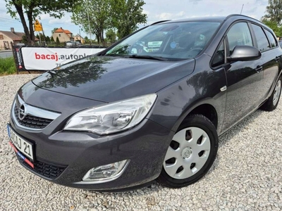 Opel Astra J Sports Tourer 1.6 Twinport ECOTEC 115KM 2011