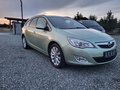 Opel Astra J Sports Tourer 2.0 CDTI ECOTEC 165KM 2012