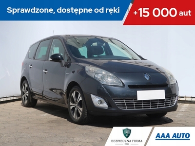 Renault Grand Scenic II Grand Scenic 2.0 dCi 150KM 2011