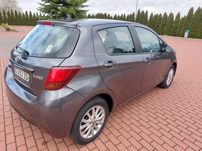 Toyota Yaris III Hatchback 5d Facelifting 1.33 Dual VVT-i 99KM 2015