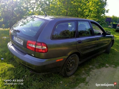 Volvo V40 2002r.