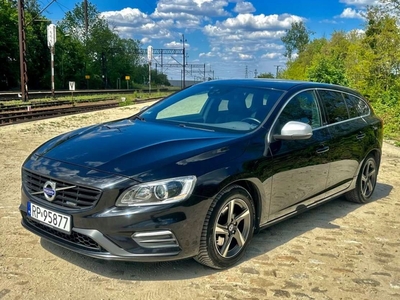 Volvo V60 I Kombi Facelifting 2.0 D4 DRIVE-E 181KM 2014