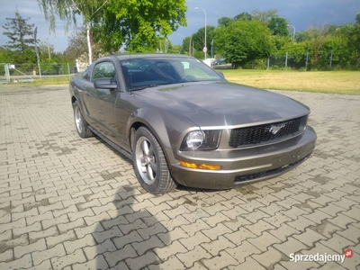 Złoty Mustang 2005 4.0 automat