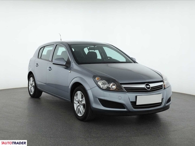 Opel Astra 1.6 113 KM 2011r. (Piaseczno)