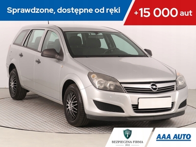 Opel Astra J Sports Tourer 1.6 Twinport ECOTEC 115KM 2011