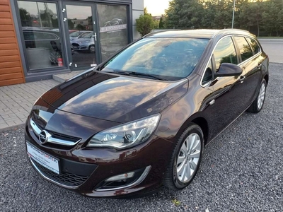 Opel Astra J Sports Tourer Facelifting 2.0 CDTI ECOTEC 165KM 2015