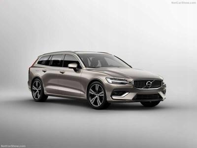 Volvo V60 II Kombi Facelifting 2.0 B3 163KM 2023